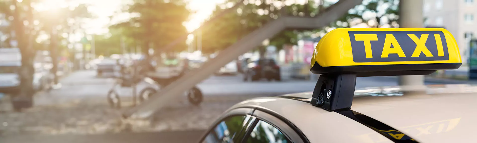 taxi wartet Taxi wartet auf Fahrgäste